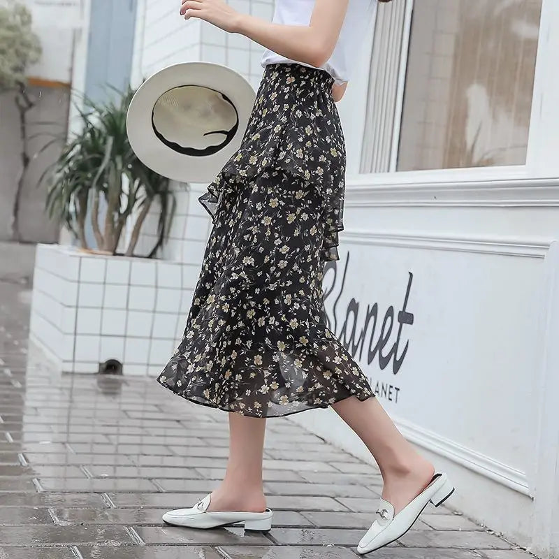 Zyrana Vintage Floral Midi Skirt